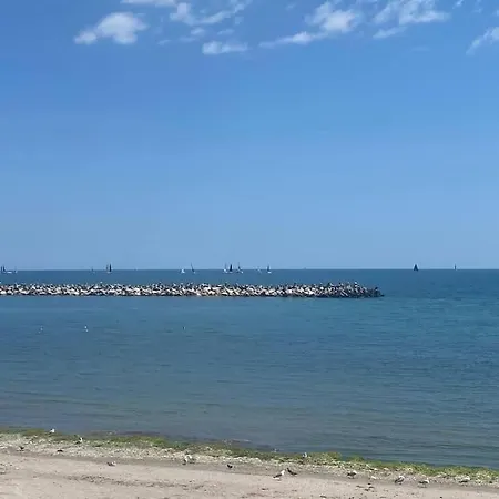 Marina By The Sea Apartment